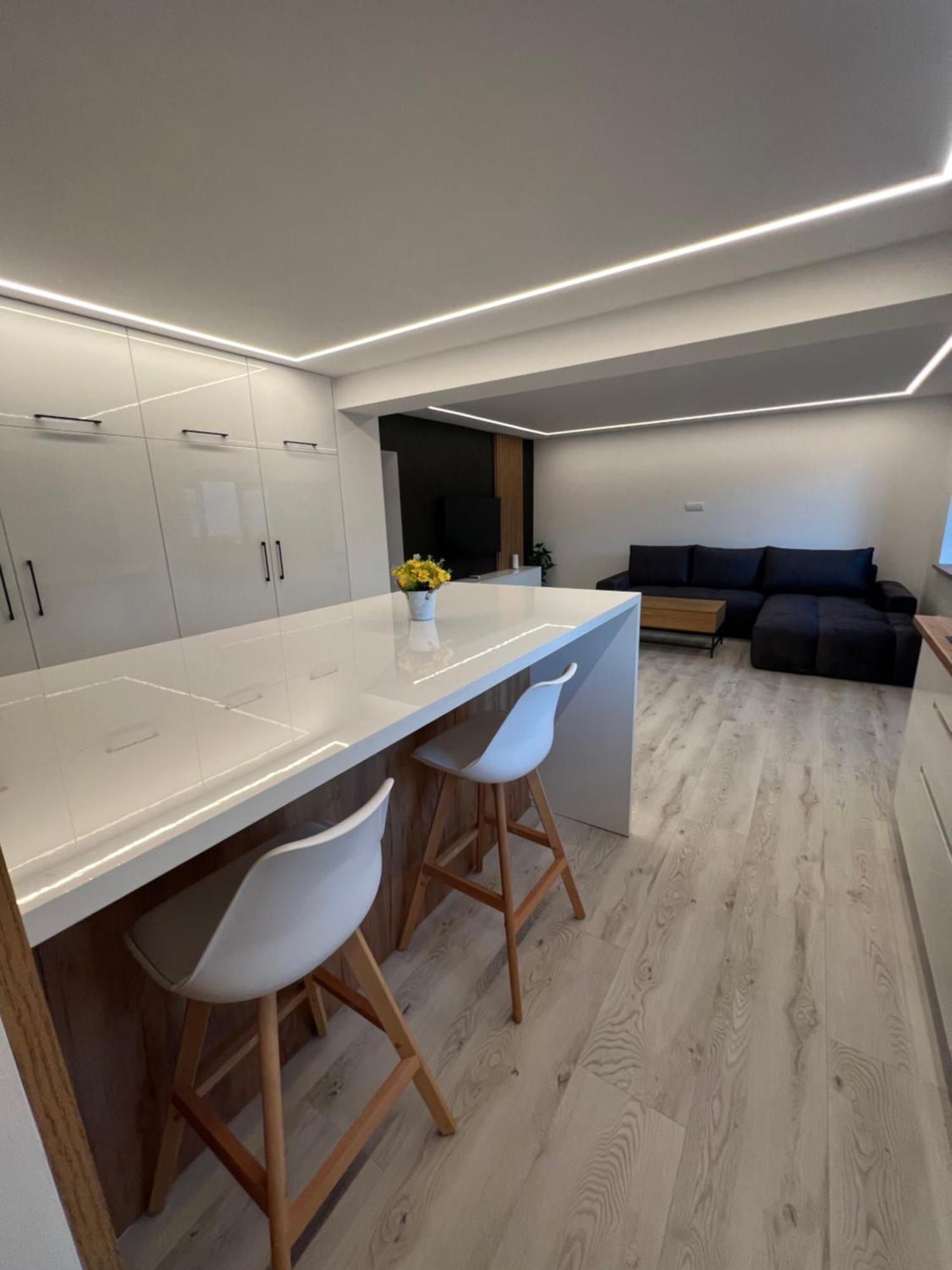 Modern Premium Apartment 1 Targoviste Eksteriør billede