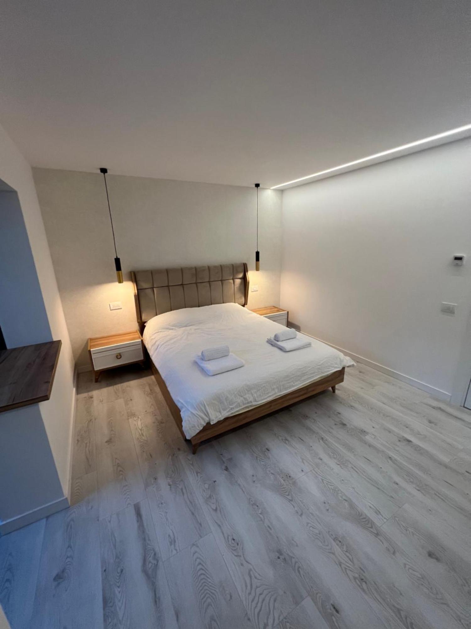 Modern Premium Apartment 1 Targoviste Eksteriør billede